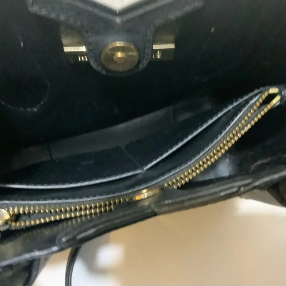 michael kors Mae Medium Pebbled Leather Messenger Bag
